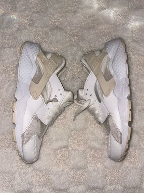Nike Huarache Run Grade School Shoes White/Ivory • Size 7Y (EUR 40)